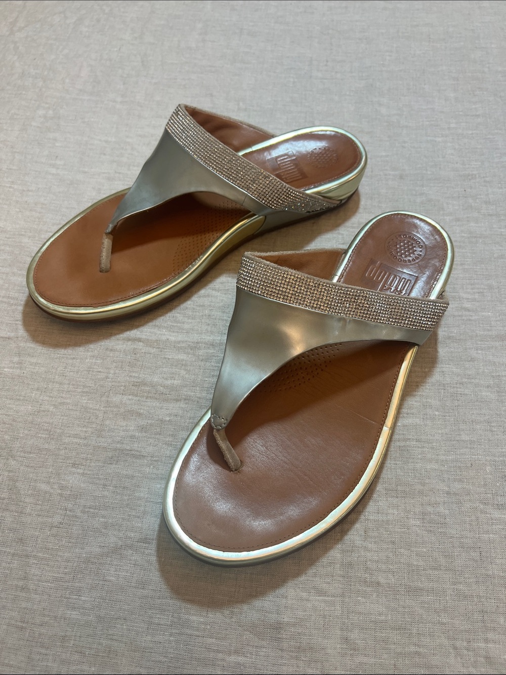 FitFlop Banda Micro-Crystal Toe-Post Sandal. Size 9